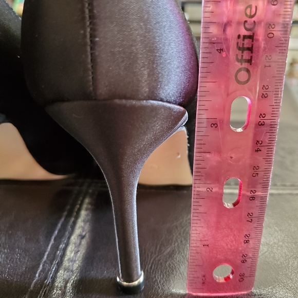 NWOB Jeweled Rhinestones Black High Heels - Picture 14 of 14